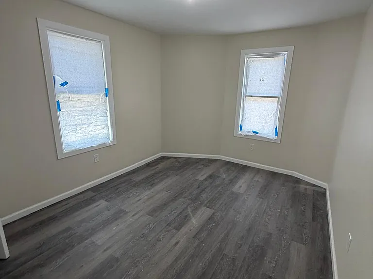 27 Lockman Ave #J — Photo 5