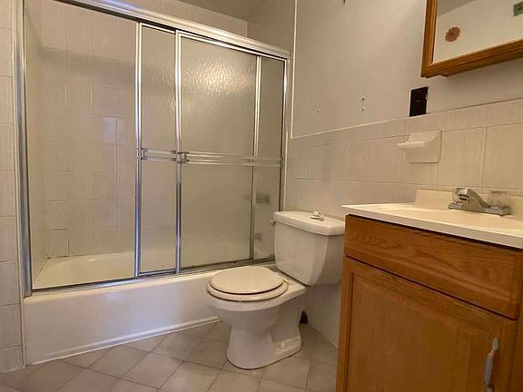 5th image of 495 Henry St #1