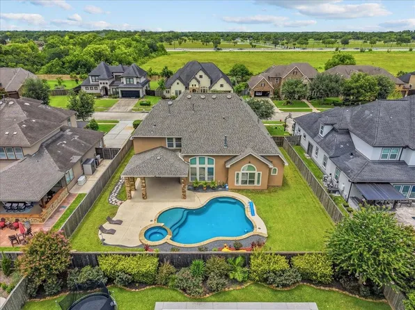 1817 Eagle Creek Dr, Friendswood, TX 77546