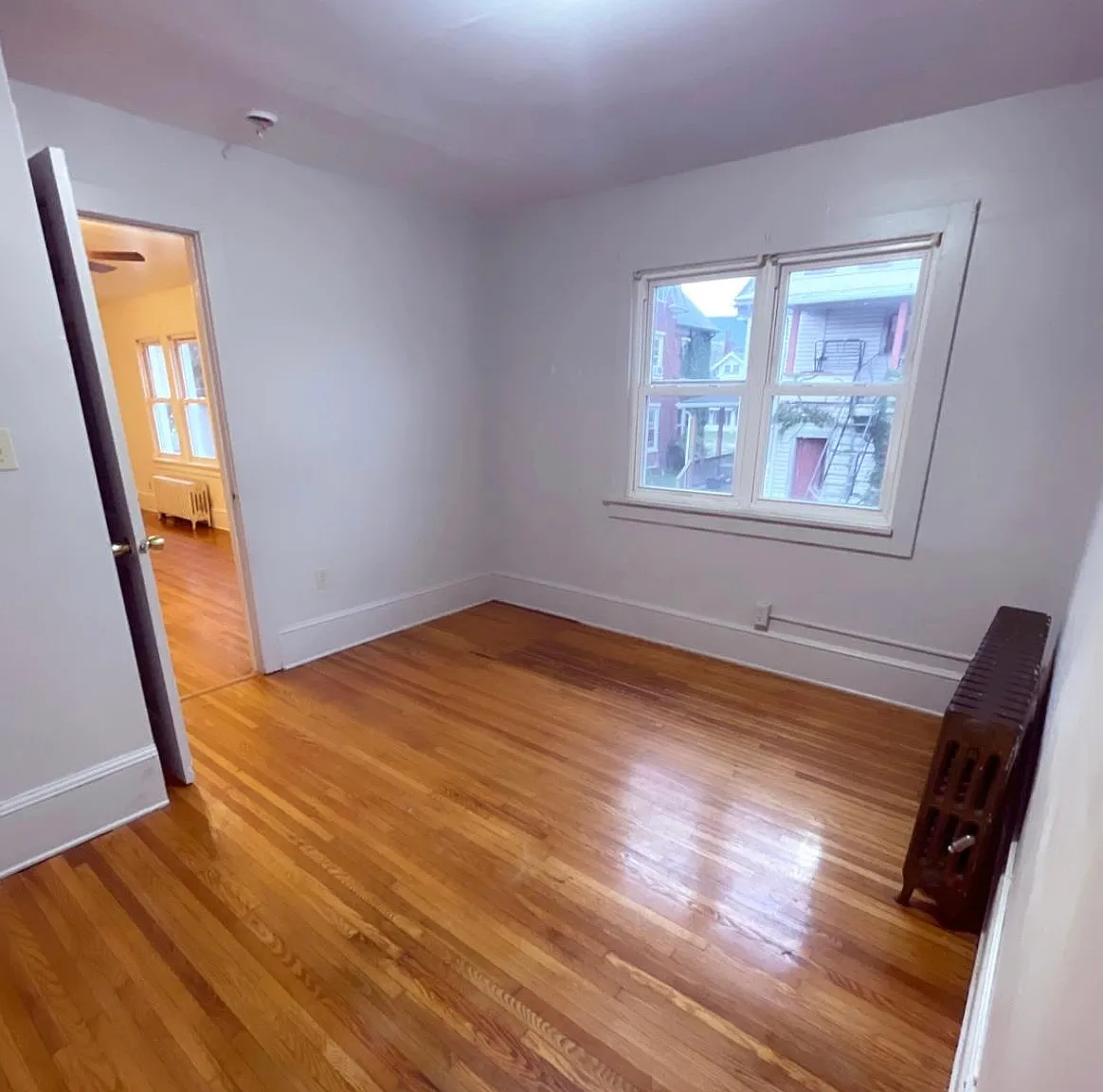 3 bed, $950 — Photo 1