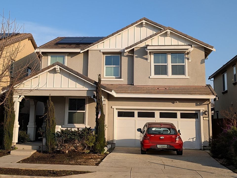 1st image of 321 Bear Creek Dr