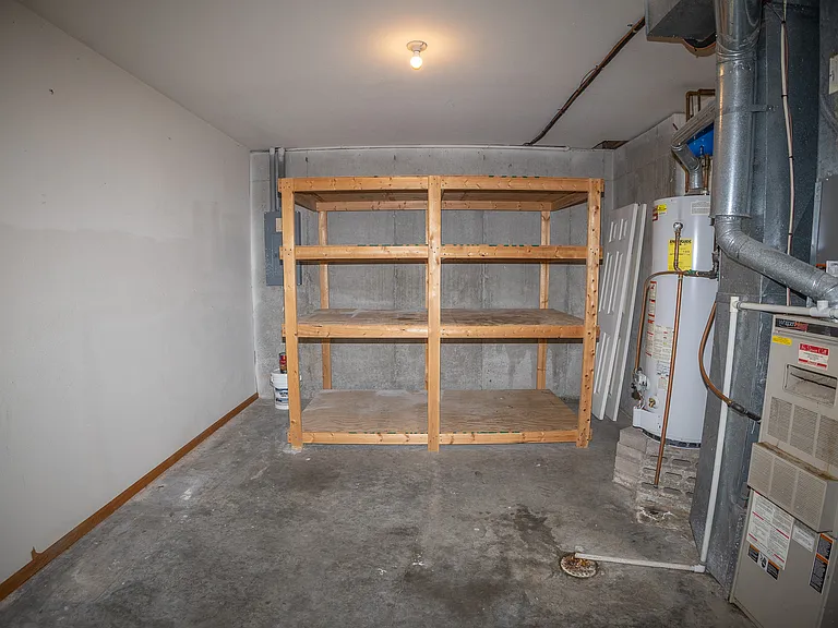 305 Tanner Bridge Ct #B — Photo 26