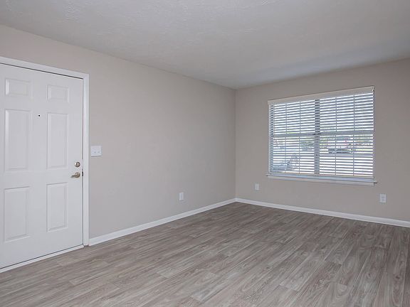 4th image of 1620 Battleground Dr #73E