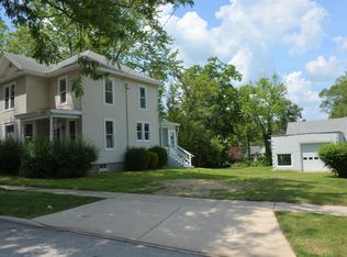 40 W Geneva St, Williams Bay, WI 53191