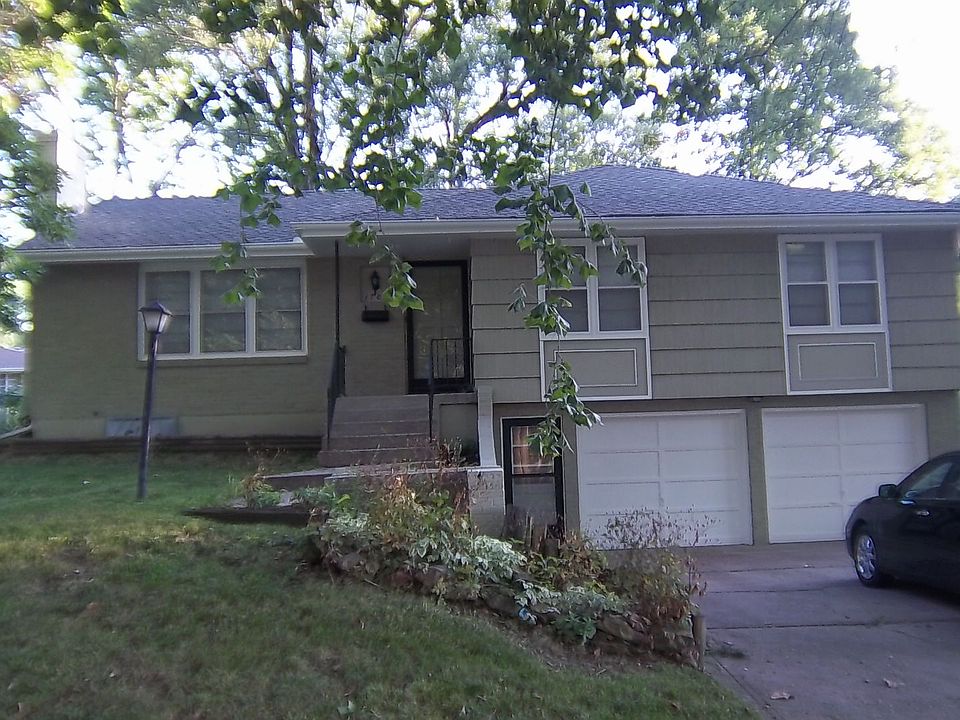 1st image of 1702 NE 68th Pl