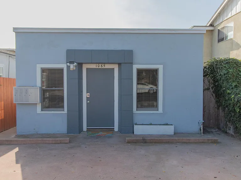 1065 Front House Diamond St #FRONT HOUSE — Photo 2