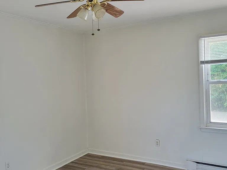 21406 Court St — Photo 6
