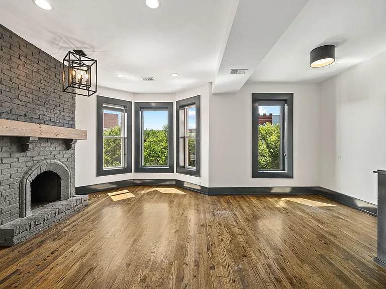 3513 N Sheffield Ave #3 — Photo 3