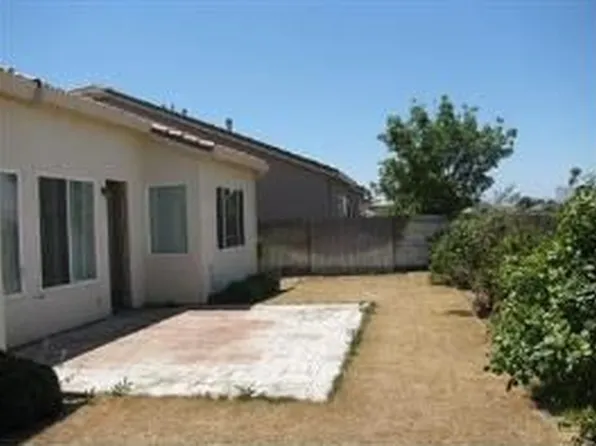 521 Flour Mill Dr, Newman, CA 95360