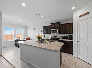 10450 Fort Clark Trl, Crowley, TX 76036