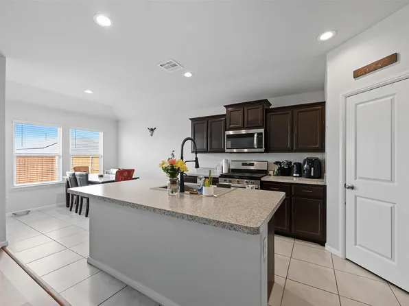10450 Fort Clark Trl, Crowley, TX 76036