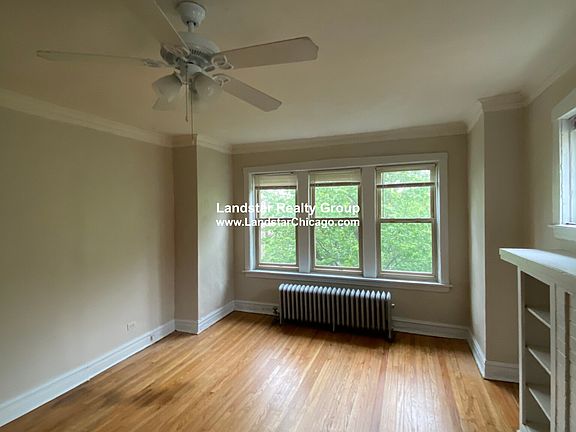 3rd image of 2956 W Belle Plaine Ave #3
