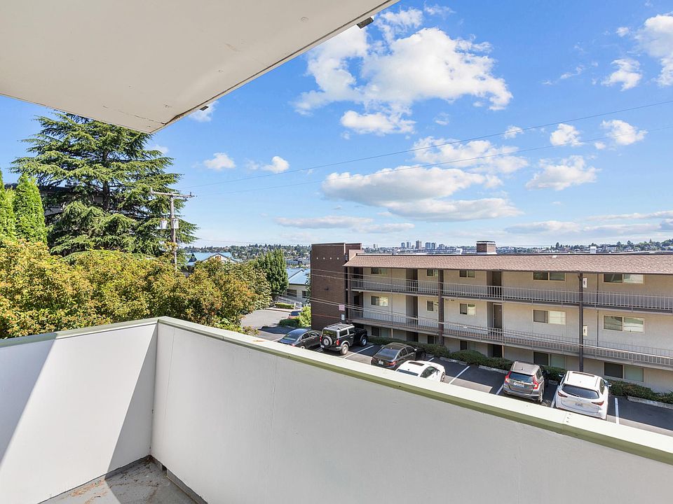 1st image of 2144 Waverly Pl N APT 3