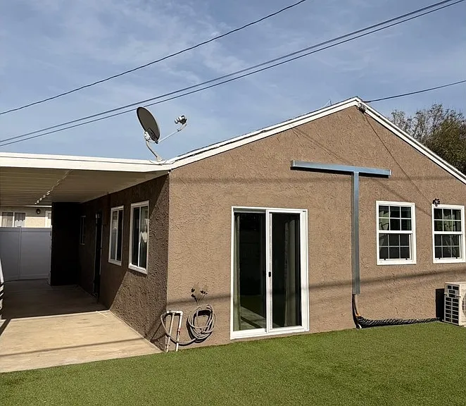 18029 Horst Ave — Photo 2