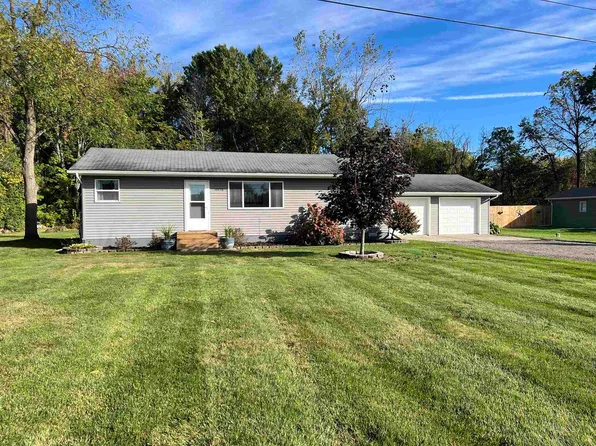 10216 Riverside Dr, Montrose, MI 48457