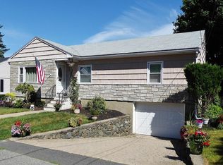 25 Kosciusko St, Peabody, MA 01960