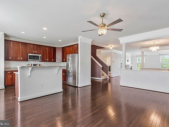 5th image of 703 Skippers Ln