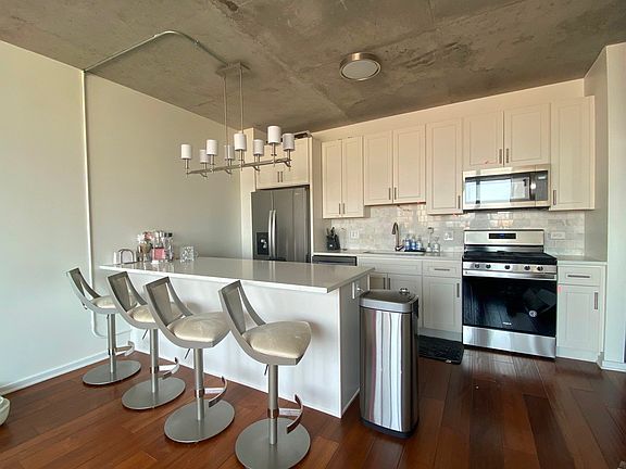 5th image of 659 W Randolph St APT 1207