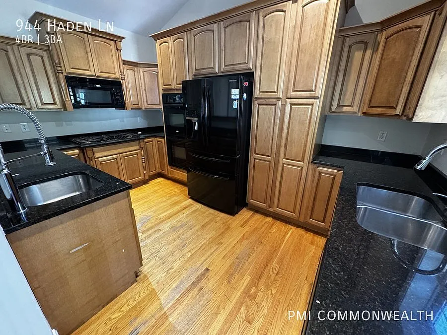 3 Bed / 2 Bath Single Family with 1b1b in-law suite (Available 11/15/26) — Photo 4