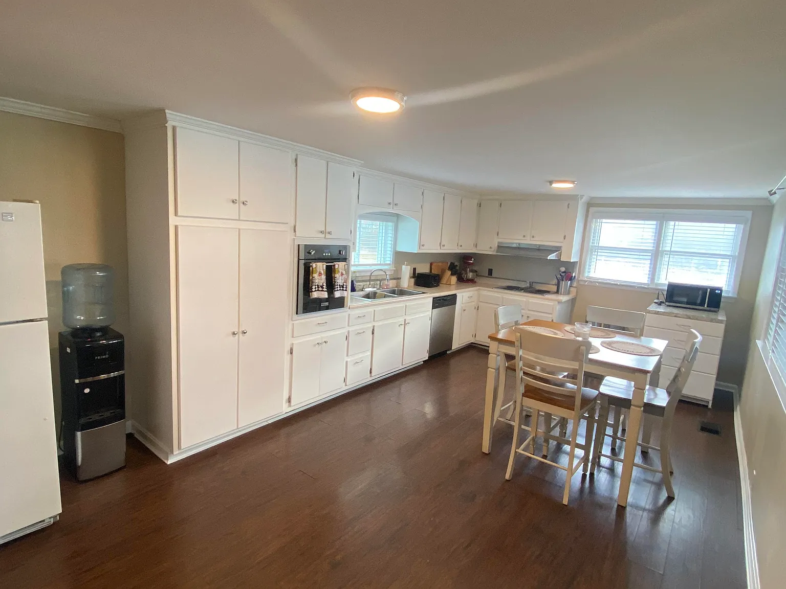 4 bed, 1841 sqft, $2,200 — Photo 2