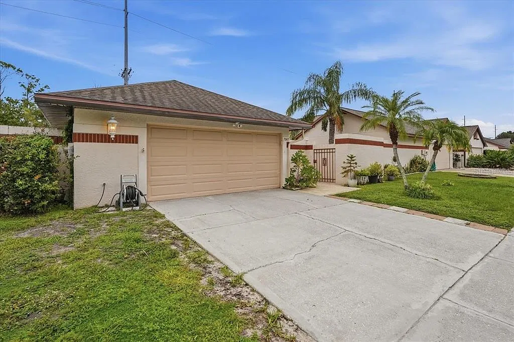 3 bed, 2.0 bath, 1795 sqft, $2,750 — Photo 3