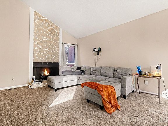 3rd image of 6102 Honeysuckle Ln