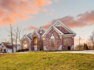 821 N Spoede Rd, Saint Louis, MO 63141