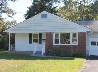 6 Bellflower Ct, Toms River, NJ