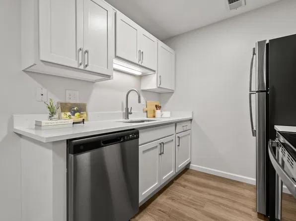 Milford Collection Apartments, 855 E Summit St #885-38, Milford, MI 48381