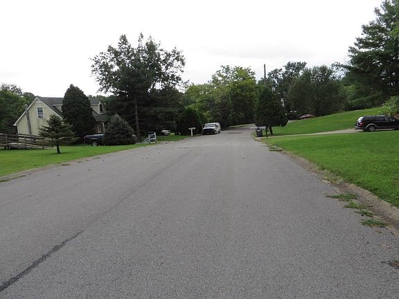 5th image of 615 Farmington Bnd