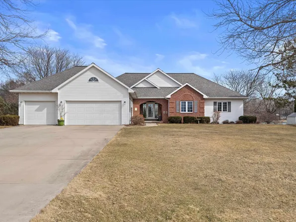 2800 Lakeview Dr, Suamico, WI 54173