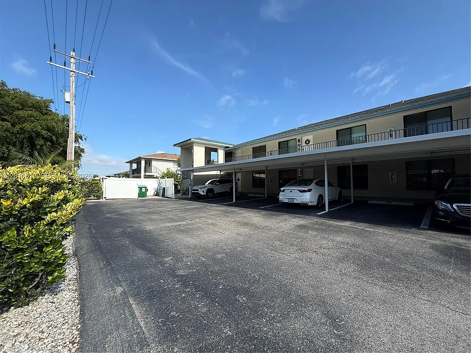 123 SW 47th Ter #201
