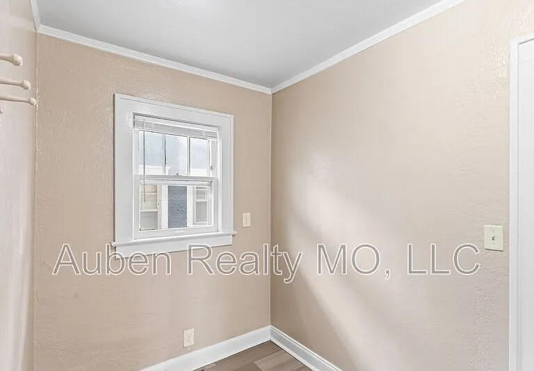 5303 Charlotte St #1 — Photo 12