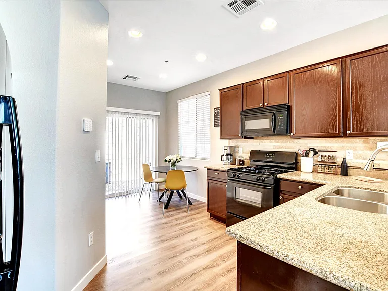 10616 Bear Lodge Ct — Photo 9