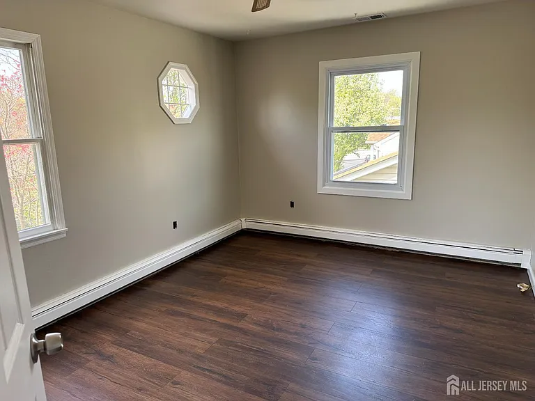 9 Scott Ave — Photo 13