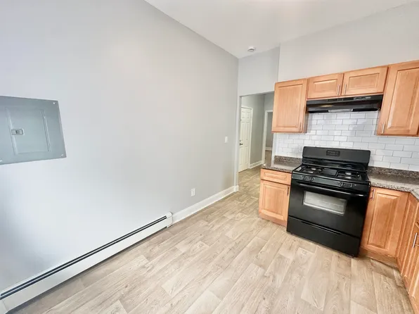 130 Grant Avenue image 4 of 18