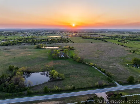 3 N Memorial Dr, Owasso, OK 74055