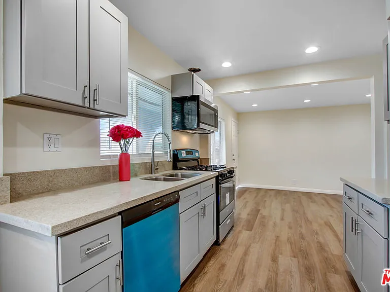 1404 Hollister St — Photo 4