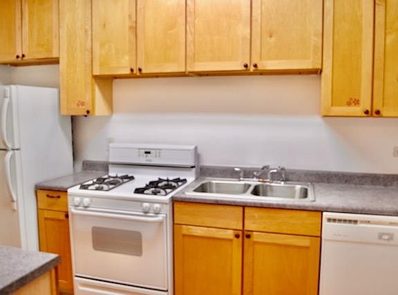 5th image of 501 N Harlem Ave APT 3