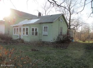 322 S Saint Joseph St, Colon, MI 49040