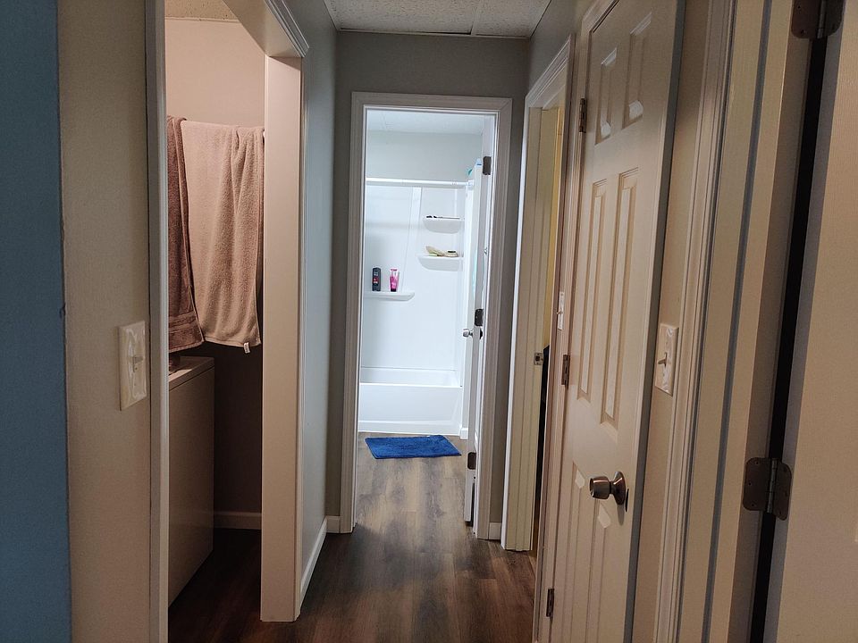 1st image of 1310 Queens Ct #B