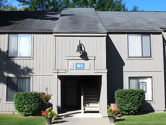 2nd image of 55 Woodlake Rd #290