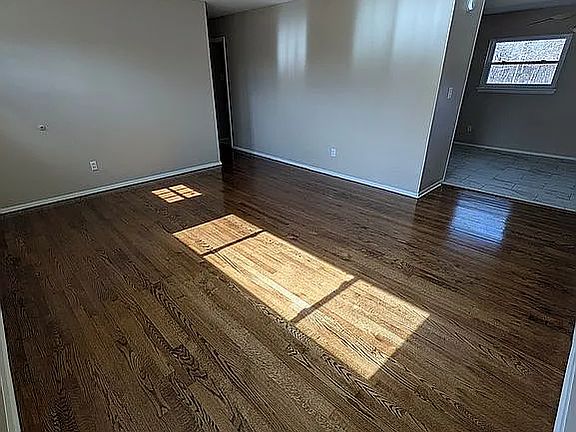 3rd image of 4321 Camille Ave NW