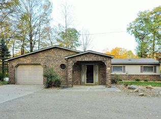 4003 Wood Trl, Buchanan, MI 49107