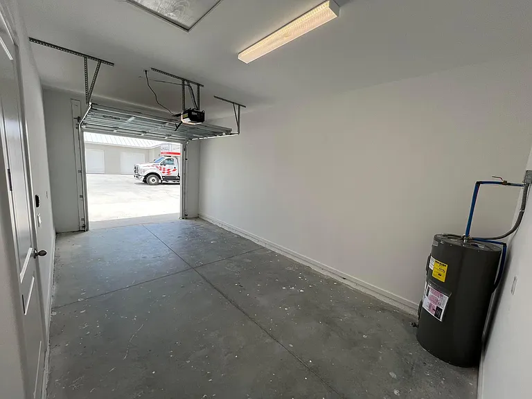 647 Jasmine St — Photo 12