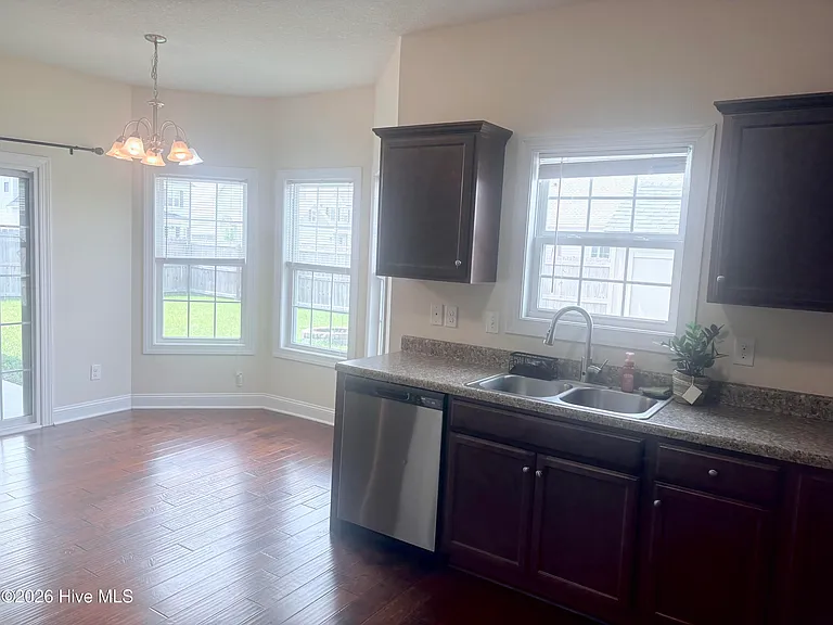 311 Aquamarine Cir — Photo 19