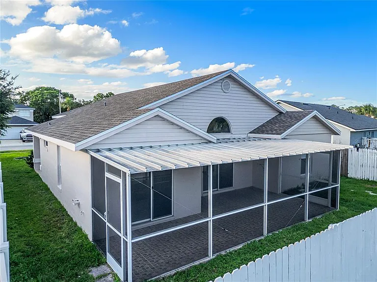 1542 Brook Hollow Dr — Photo 29