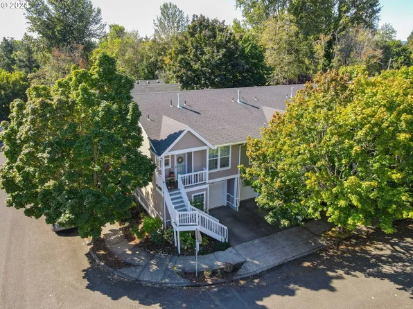 346 NE Roth St, Portland, OR 97211