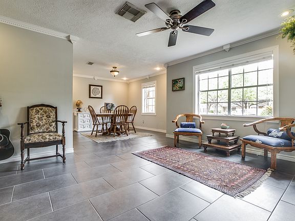 Wonderful open floor plan.