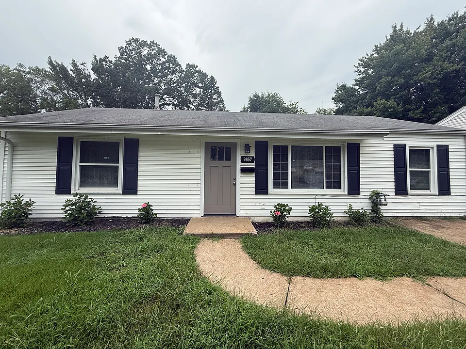 9857 Dennis Dr